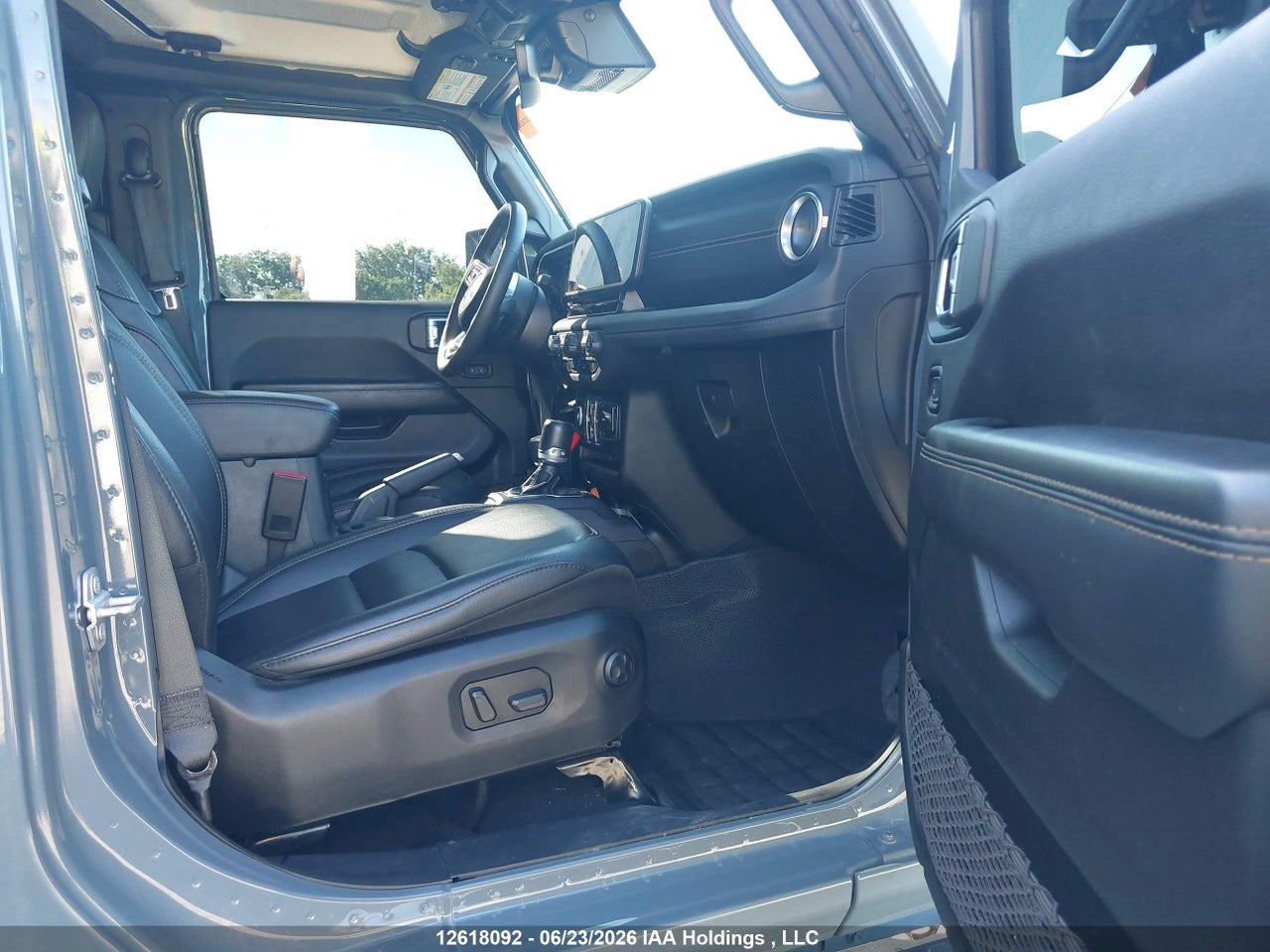 2024 JEEP WRANGLER SAHARA thumbnail 6