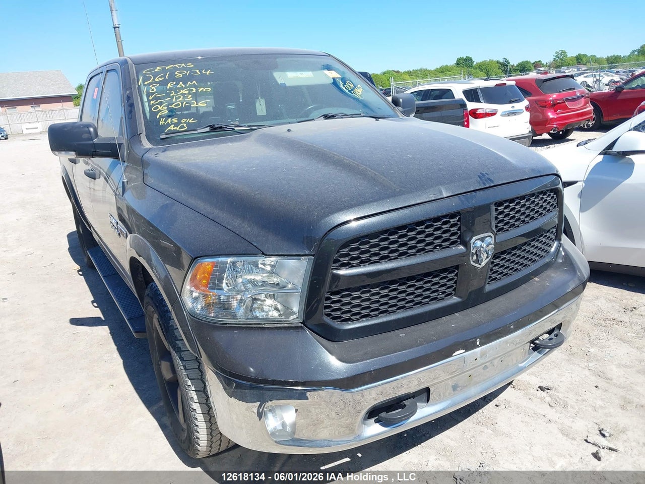 2018 RAM 1500 SLT thumbnail 2