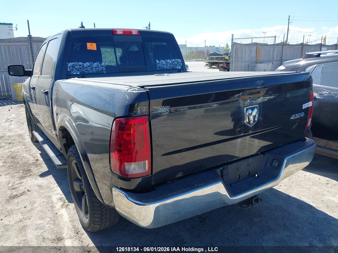 2018 RAM 1500 SLT thumbnail 4