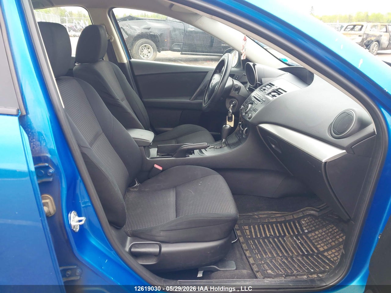 JM1BL1UF4D1****** · 2013 MAZDA 3 I · 5/12