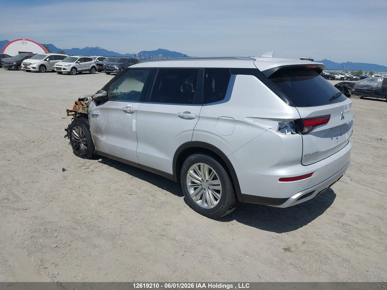 2025 MITSUBISHI OUTLANDER PHEV LE/SE/SEL S-AWC thumbnail 4