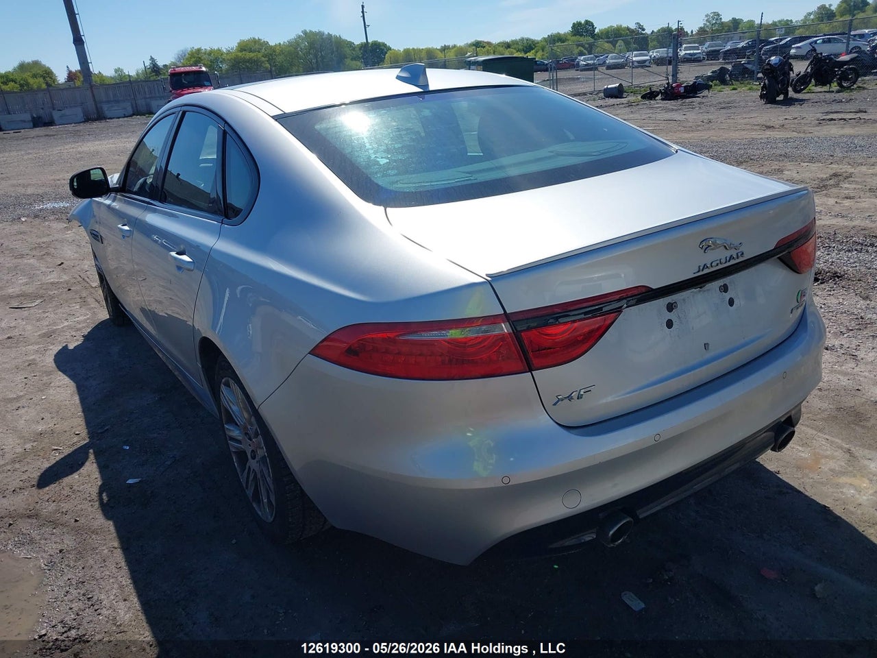 2017 JAGUAR XF S thumbnail 4