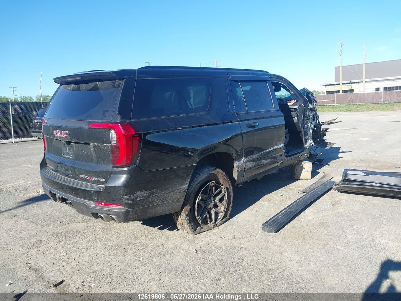 2025 GMC YUKON XL thumbnail 5