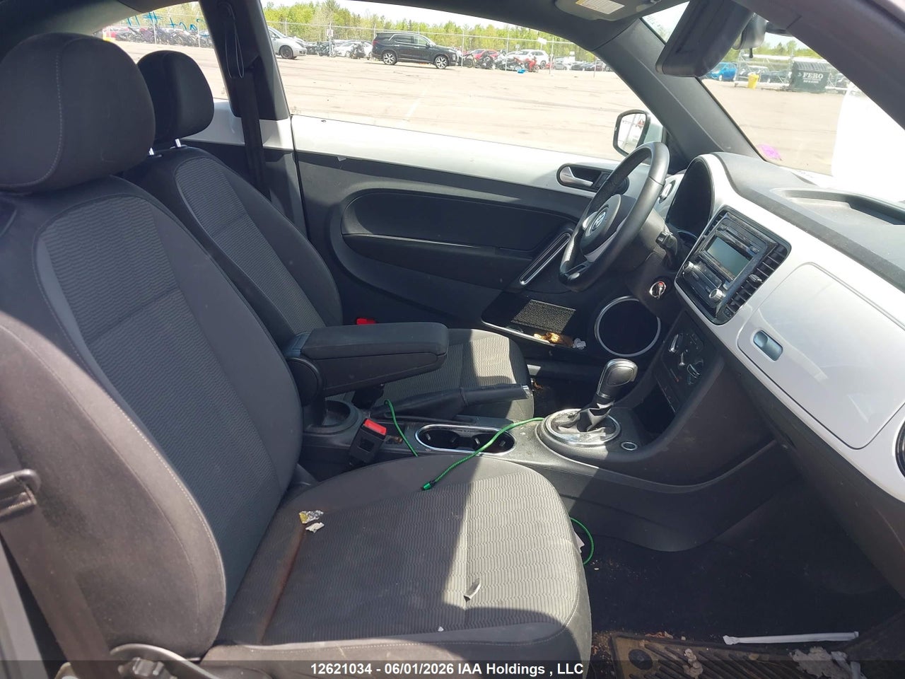 2014 VOLKSWAGEN BEETLE thumbnail 6