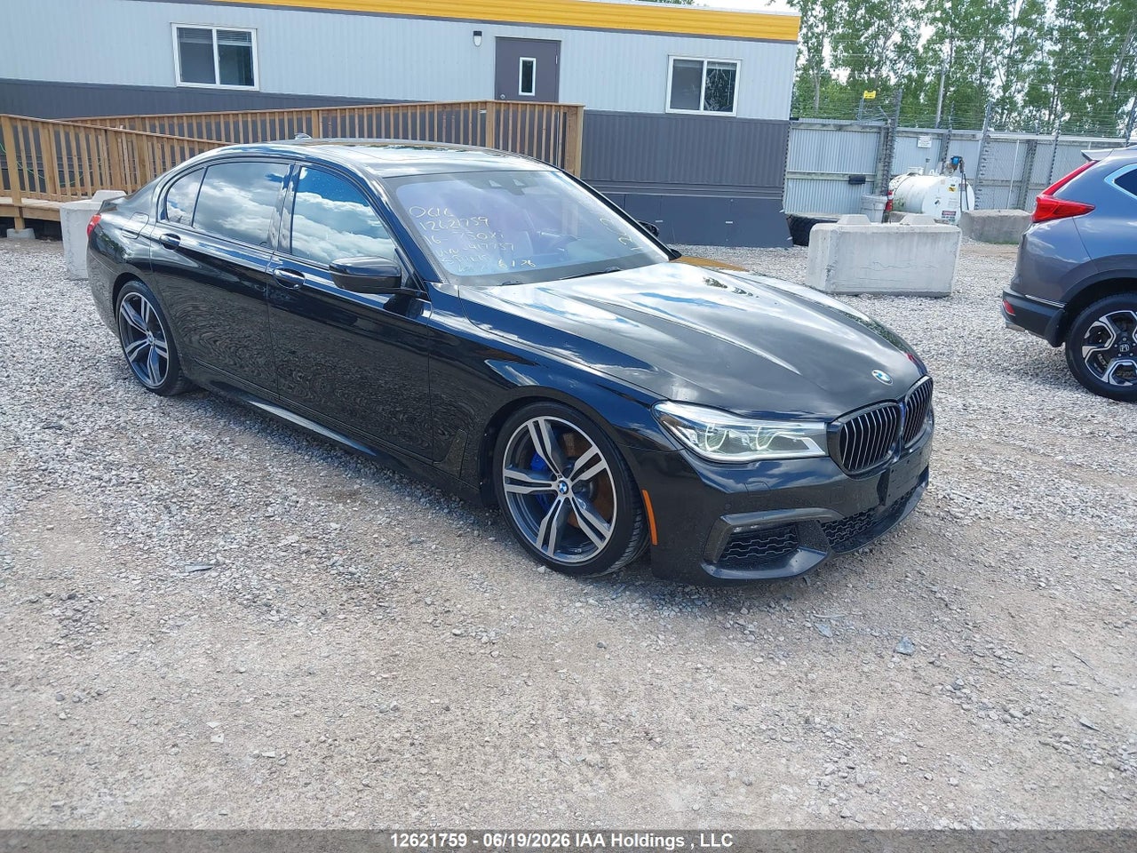 2016 BMW 750 XI thumbnail 2