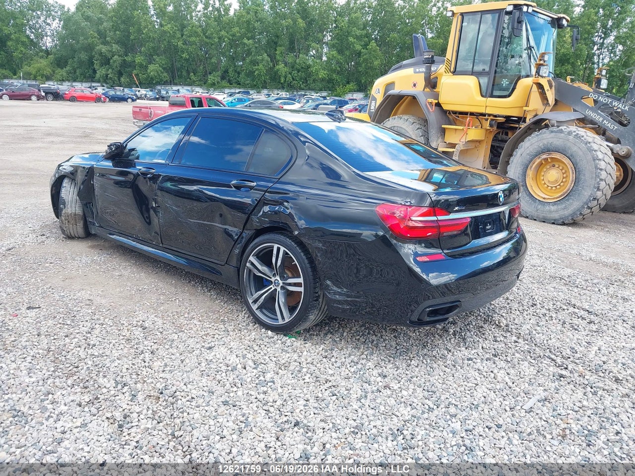2016 BMW 750 XI thumbnail 4