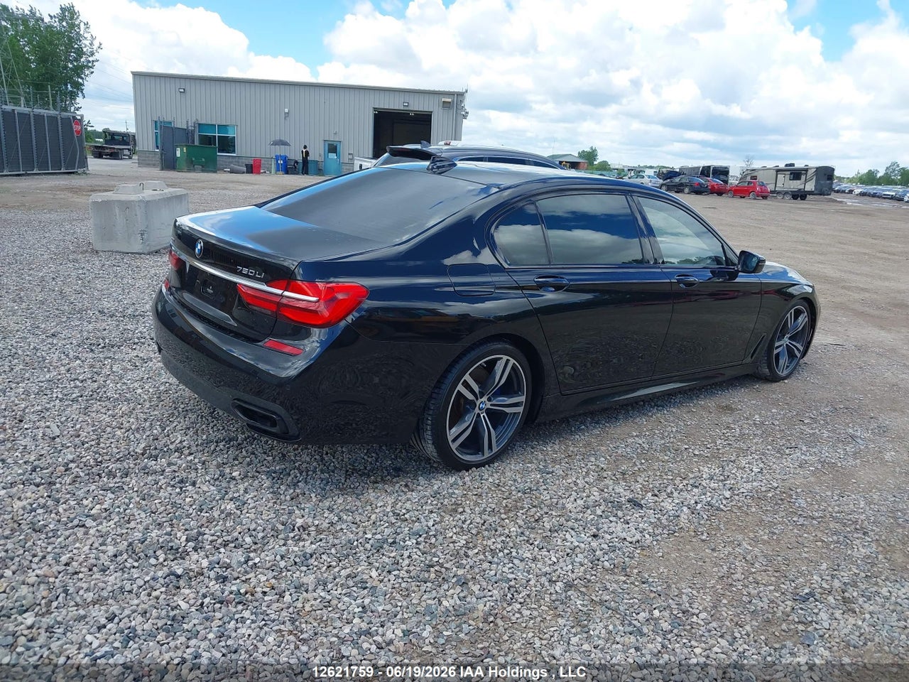 2016 BMW 750 XI thumbnail 5