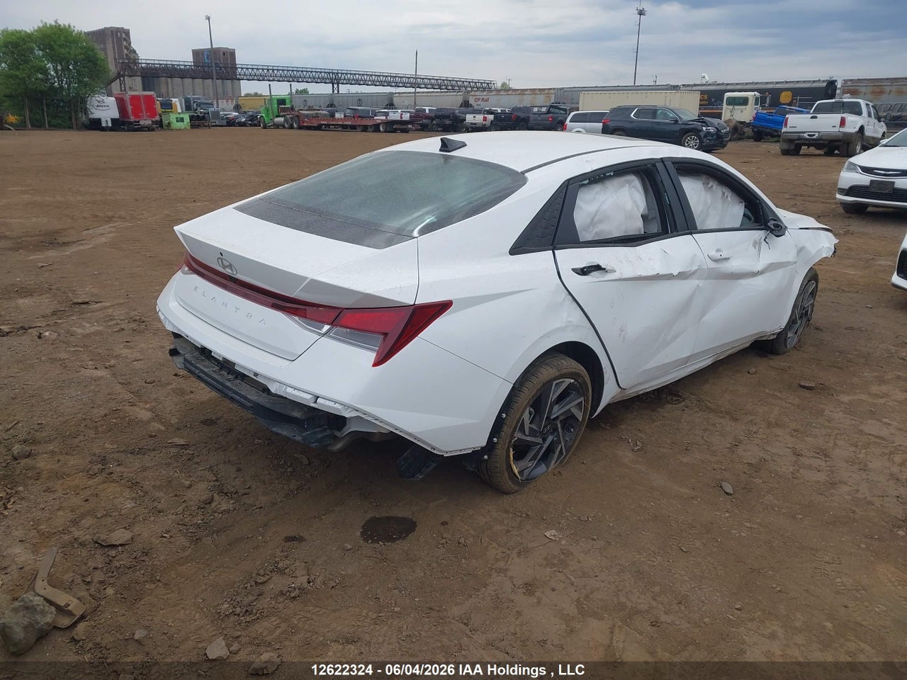 2026 HYUNDAI ELANTRA thumbnail 5
