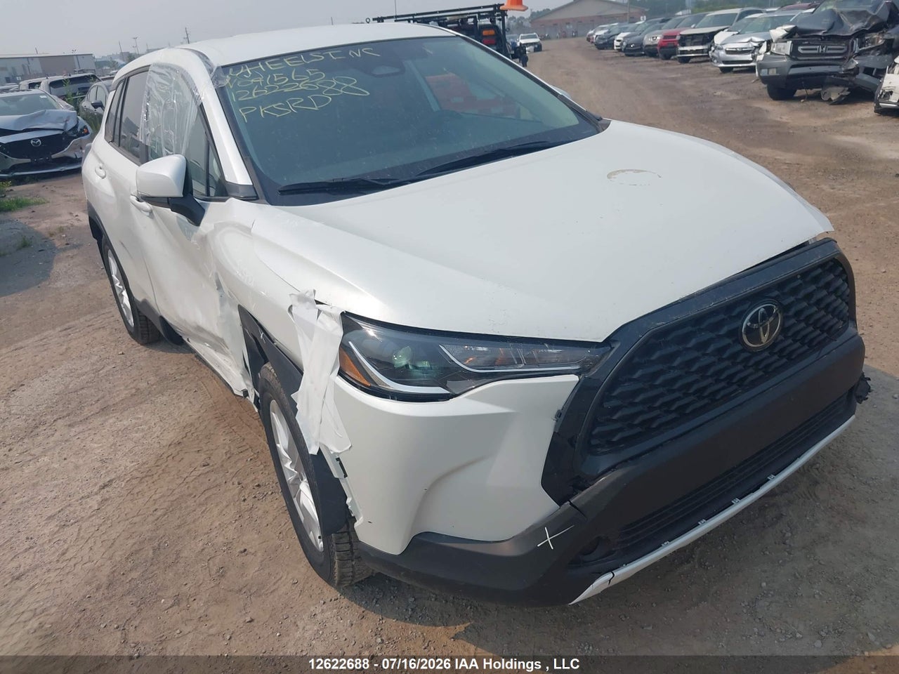 2024 TOYOTA COROLLA CROSS LE thumbnail 2