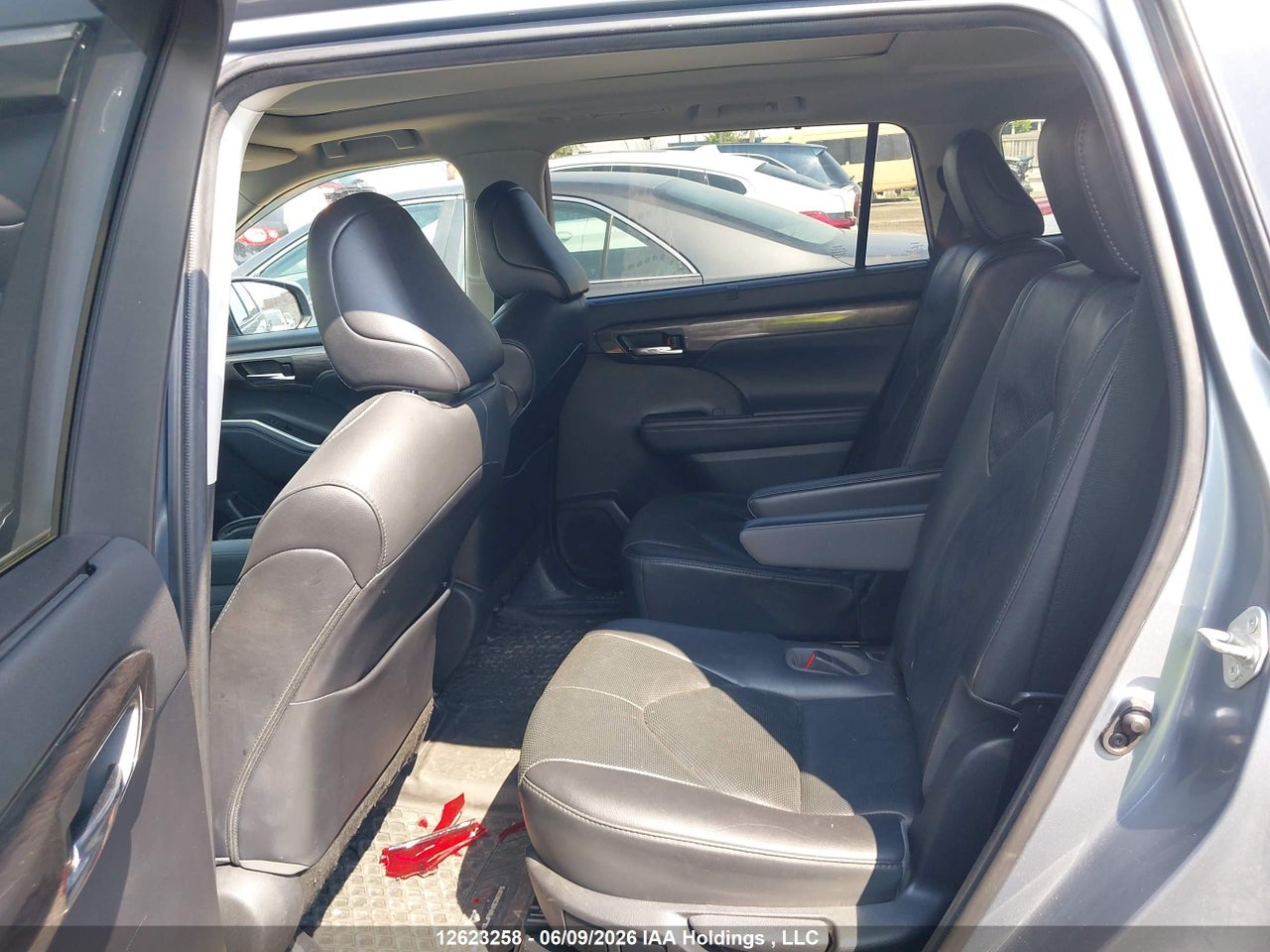 2021 TOYOTA HIGHLANDER HYBRID LIMITED thumbnail 9