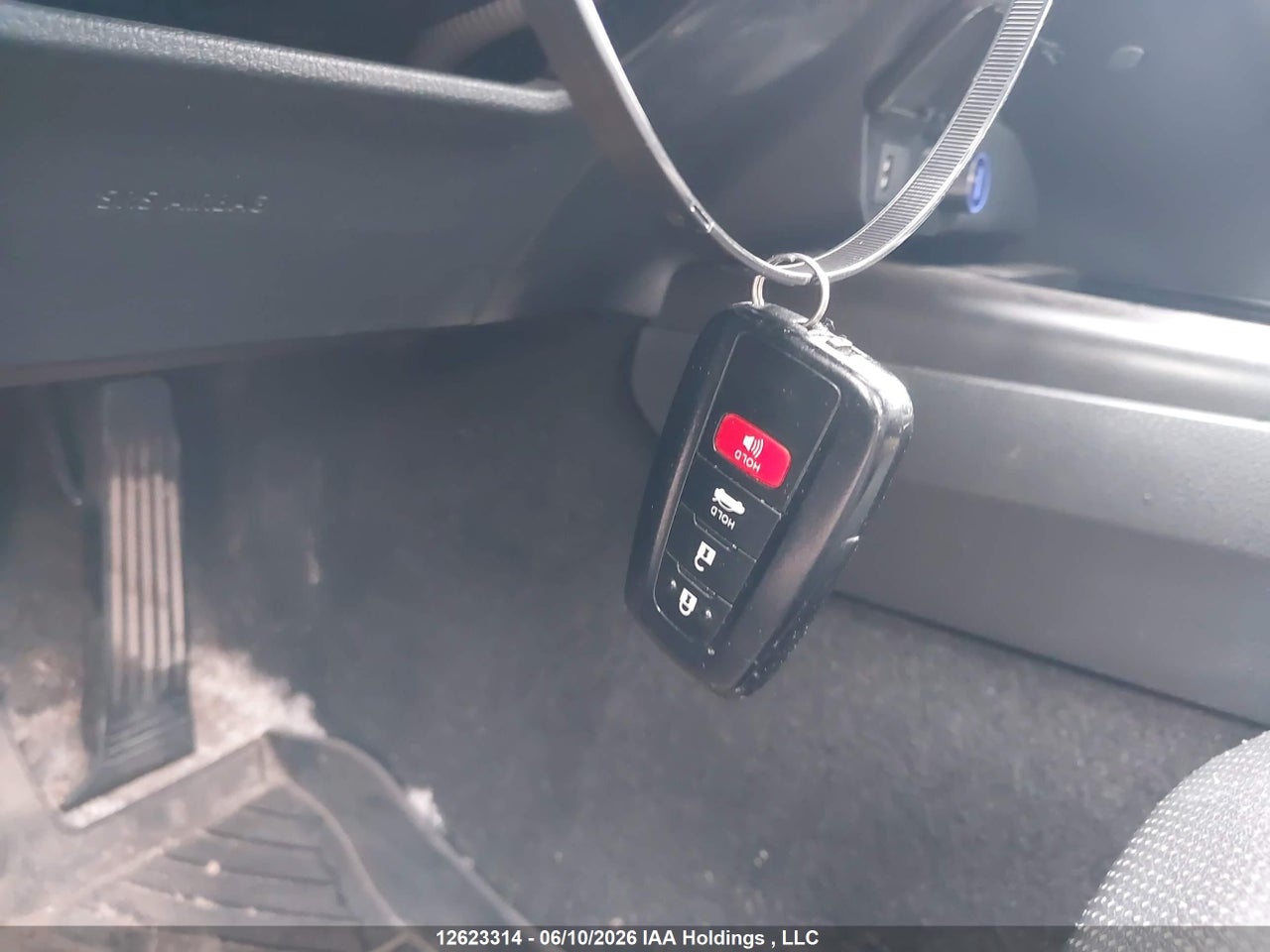 2023 TOYOTA CAMRY HYBRID XLE thumbnail 11
