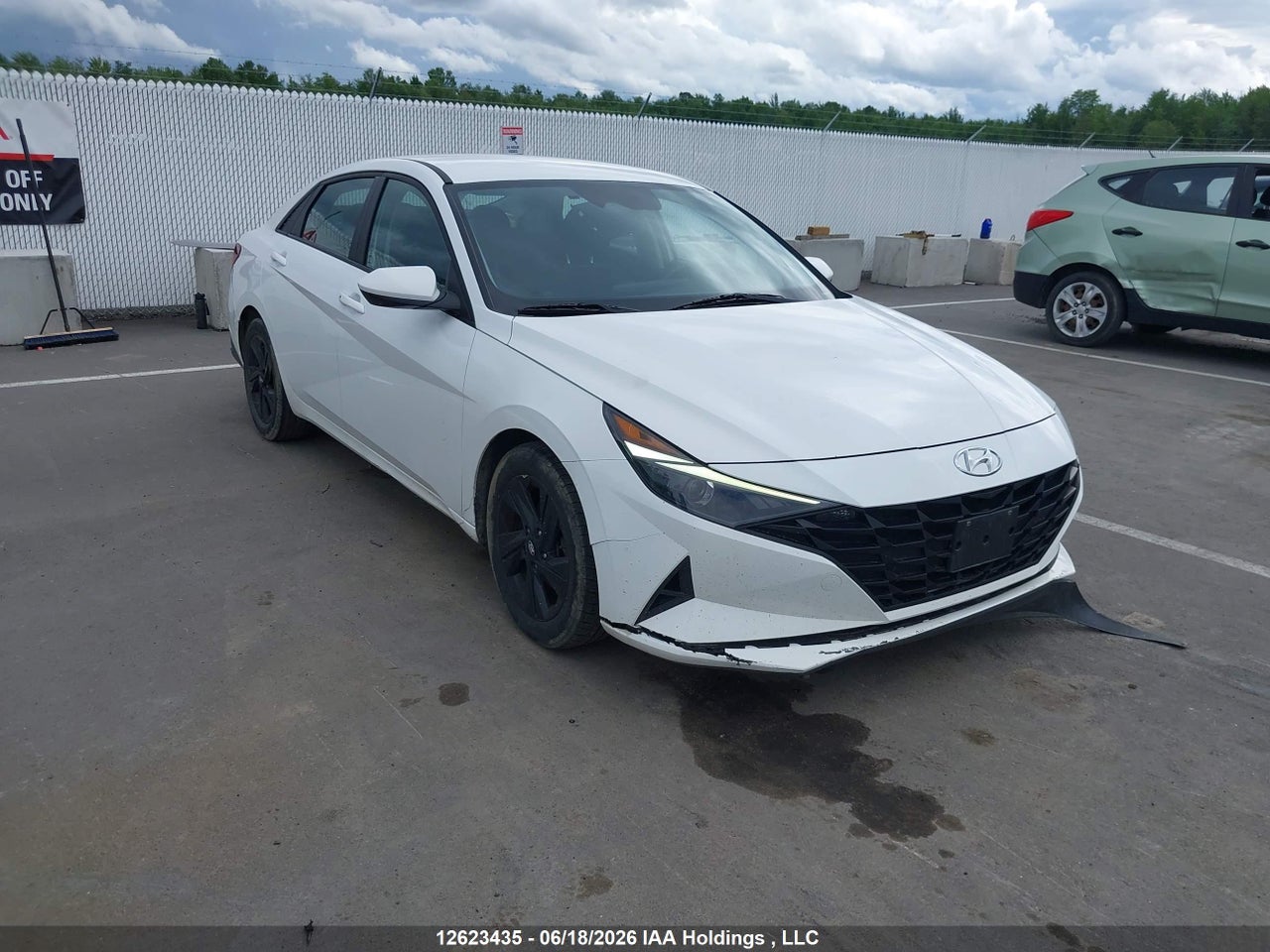 2023 HYUNDAI ELANTRA PREFERRED IVT thumbnail 2