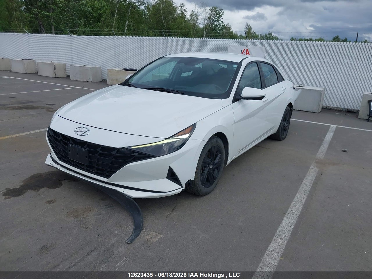 2023 HYUNDAI ELANTRA PREFERRED IVT thumbnail 3