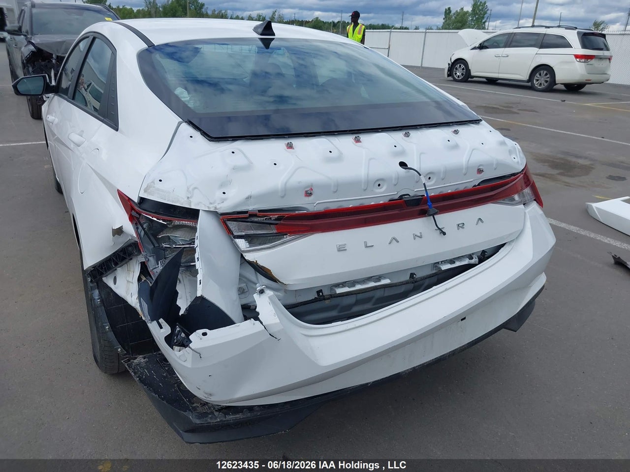 2023 HYUNDAI ELANTRA PREFERRED IVT thumbnail 7