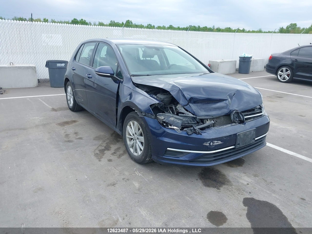 2019 VOLKSWAGEN GOLF S/SE thumbnail 2