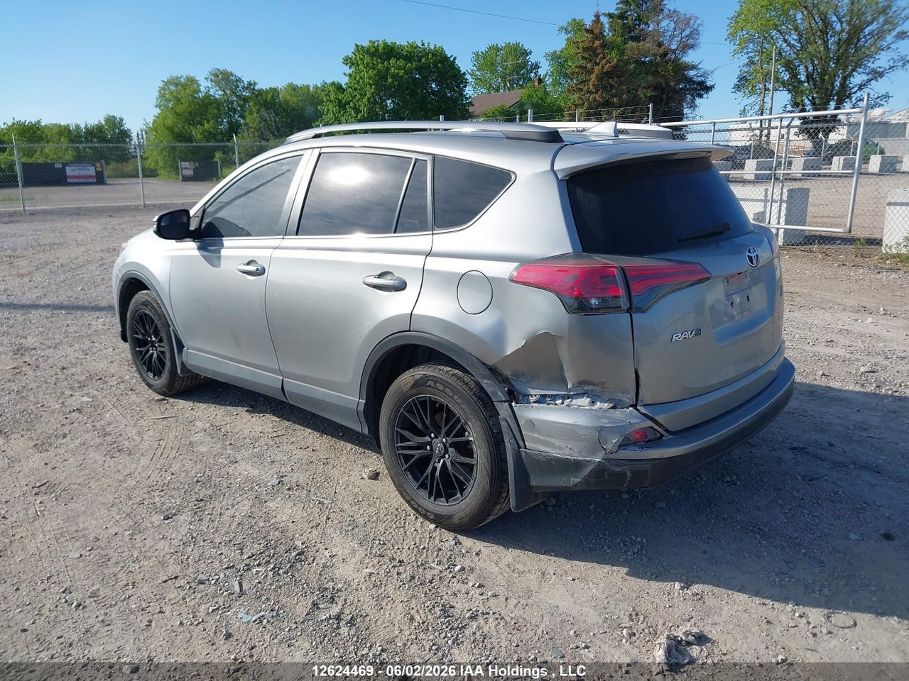 2017 TOYOTA RAV4 LE thumbnail 4