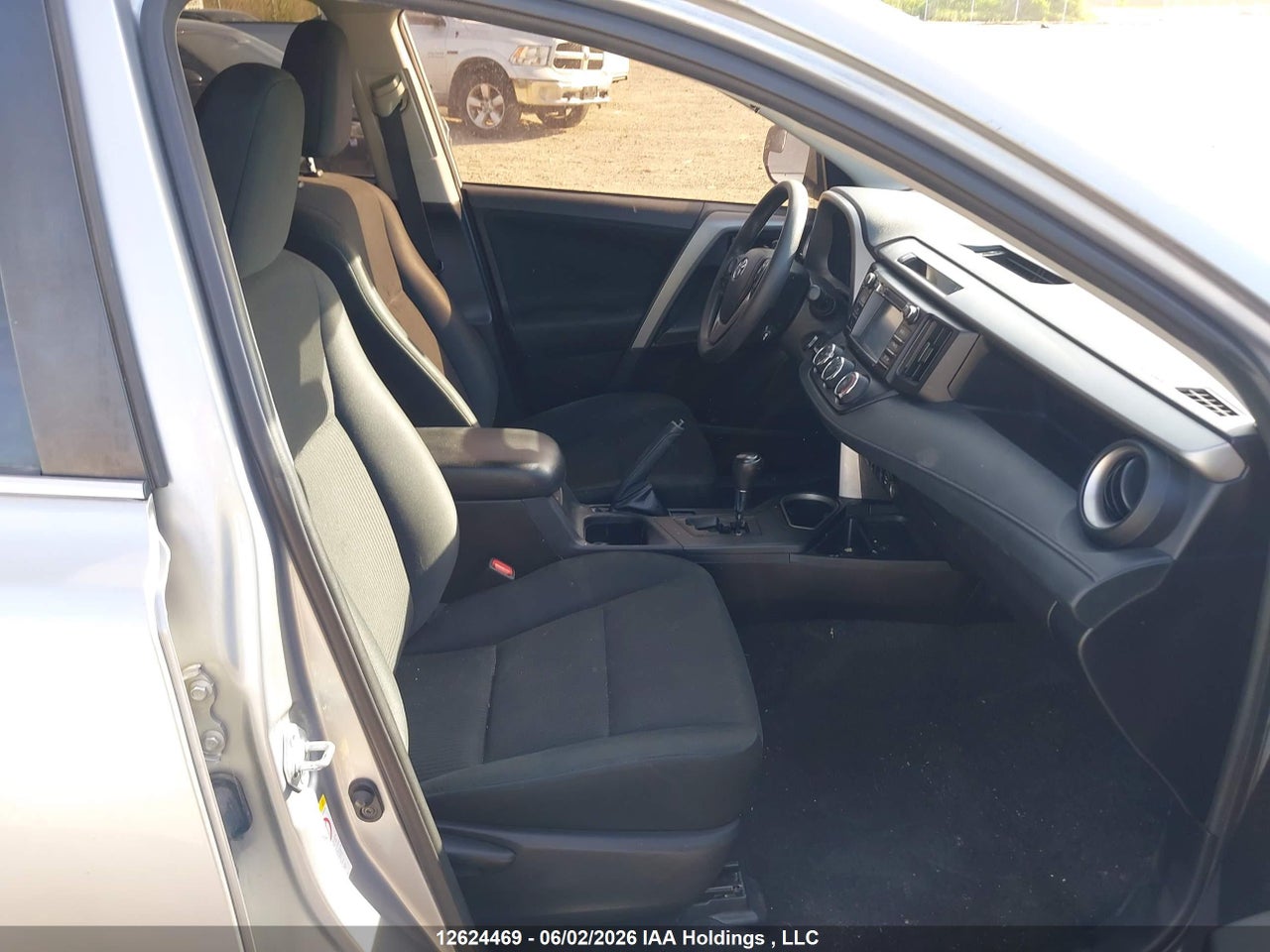 2017 TOYOTA RAV4 LE thumbnail 6