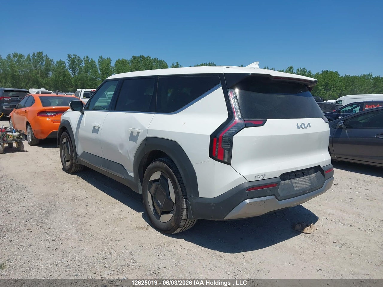 2025 KIA EV9 thumbnail 4