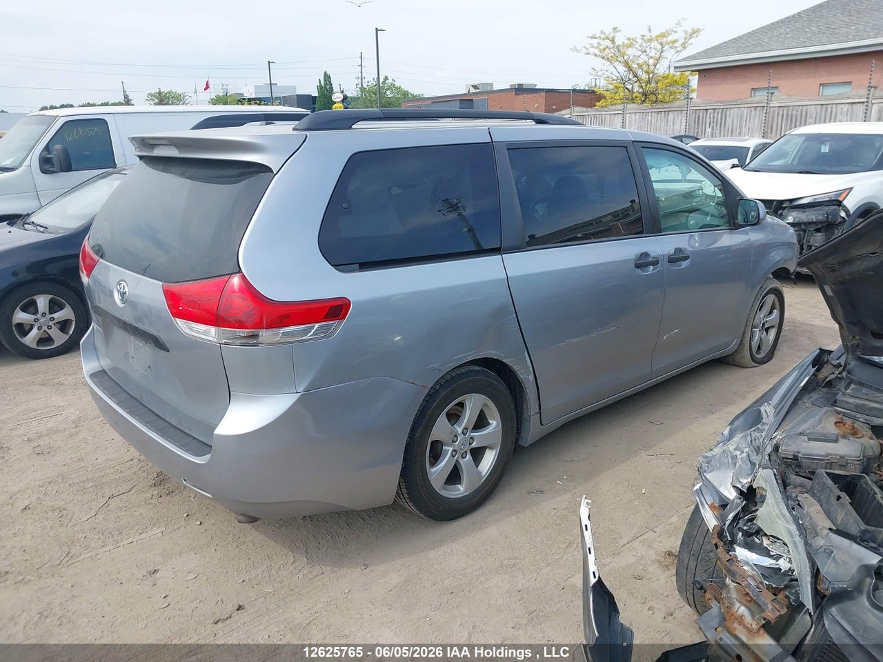 2013 TOYOTA SIENNA thumbnail 5