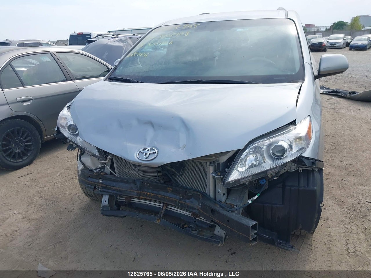 2013 TOYOTA SIENNA thumbnail 7