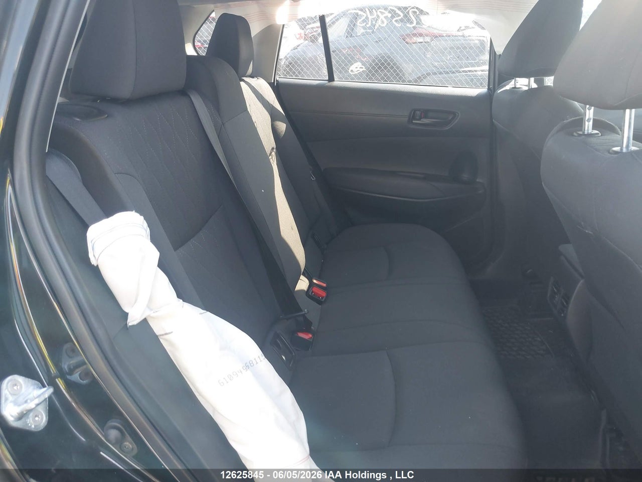 2025 TOYOTA COROLLA CROSS LE thumbnail 9