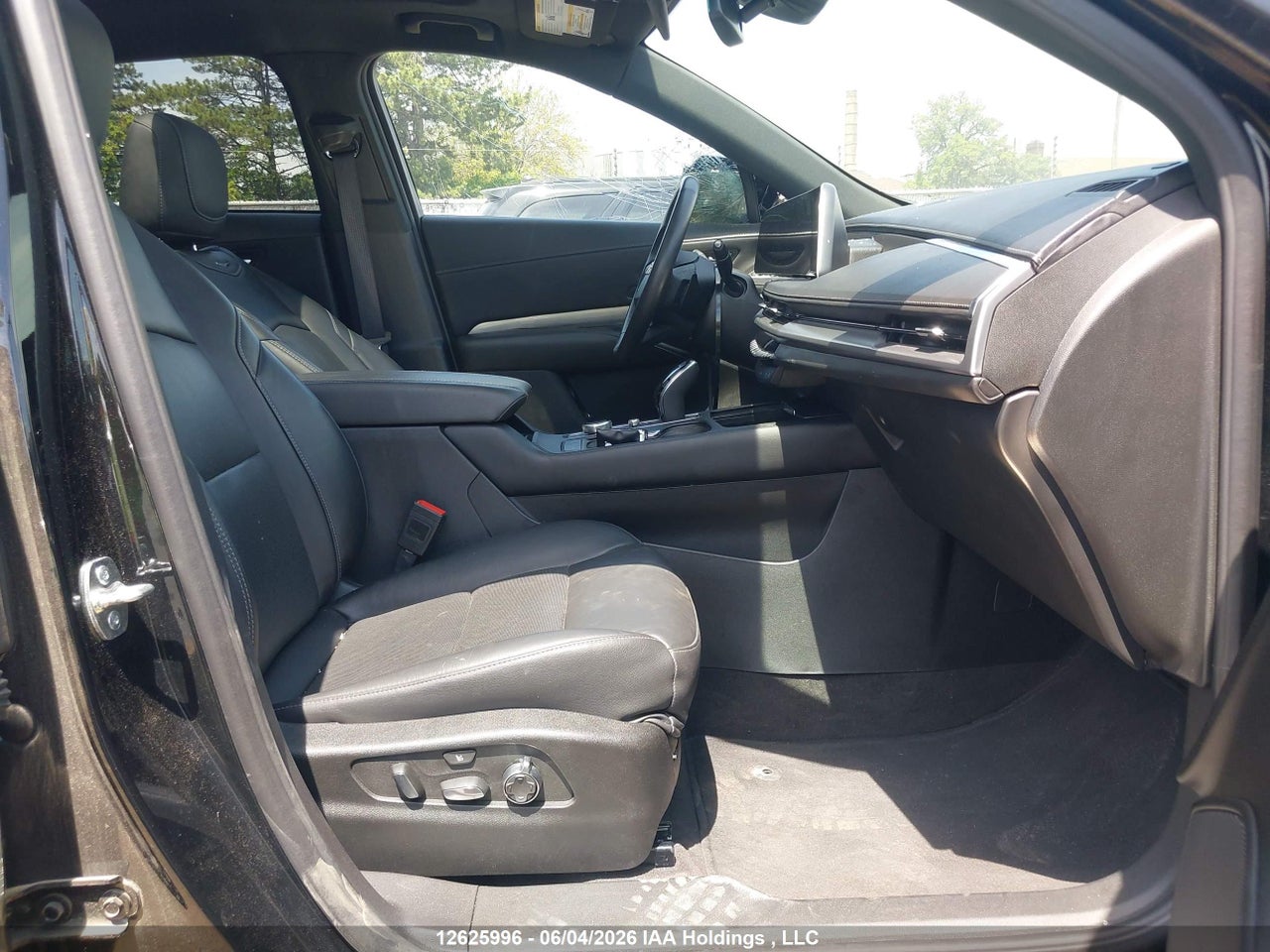 2025 CADILLAC XT4 PREMIUM LUXURY thumbnail 6