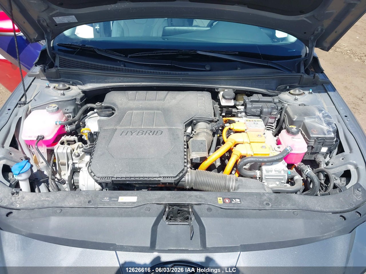 2025 HYUNDAI ELANTRA LUXURY WITH TWO-TONE INTERIOR HYBRID thumbnail 11