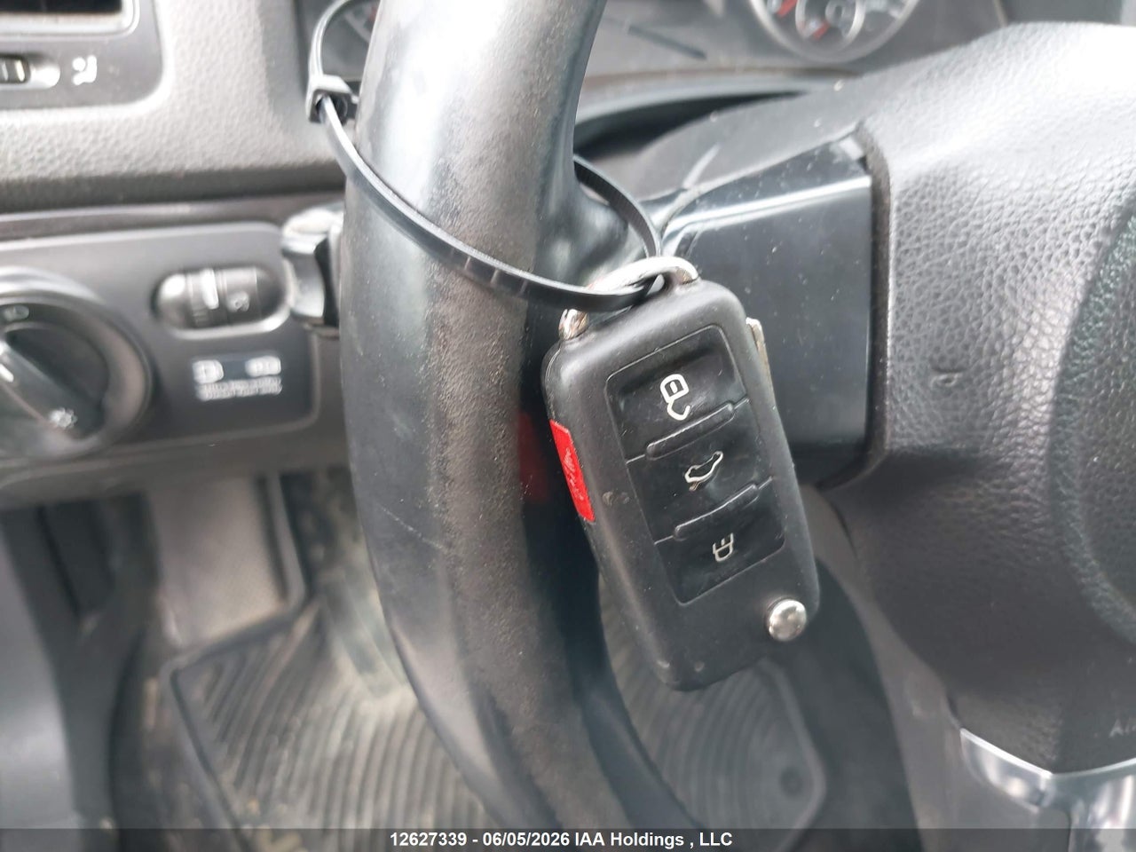 2010 VOLKSWAGEN JETTA thumbnail 12