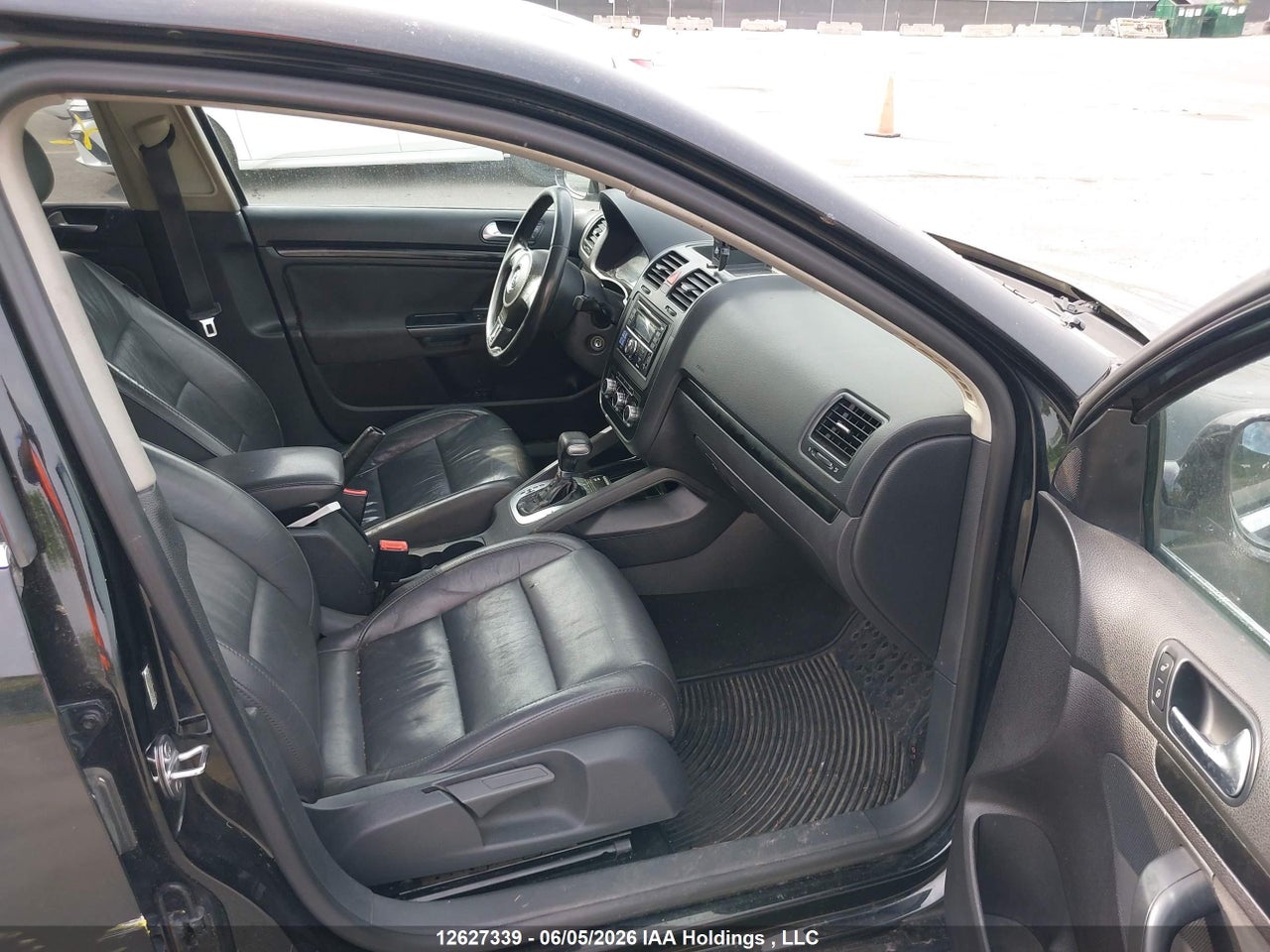 2010 VOLKSWAGEN JETTA thumbnail 6