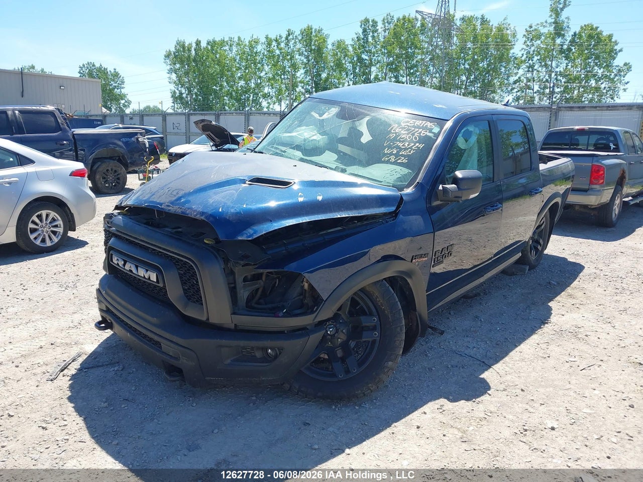 2019 RAM 1500 CLASSIC SLT thumbnail 3