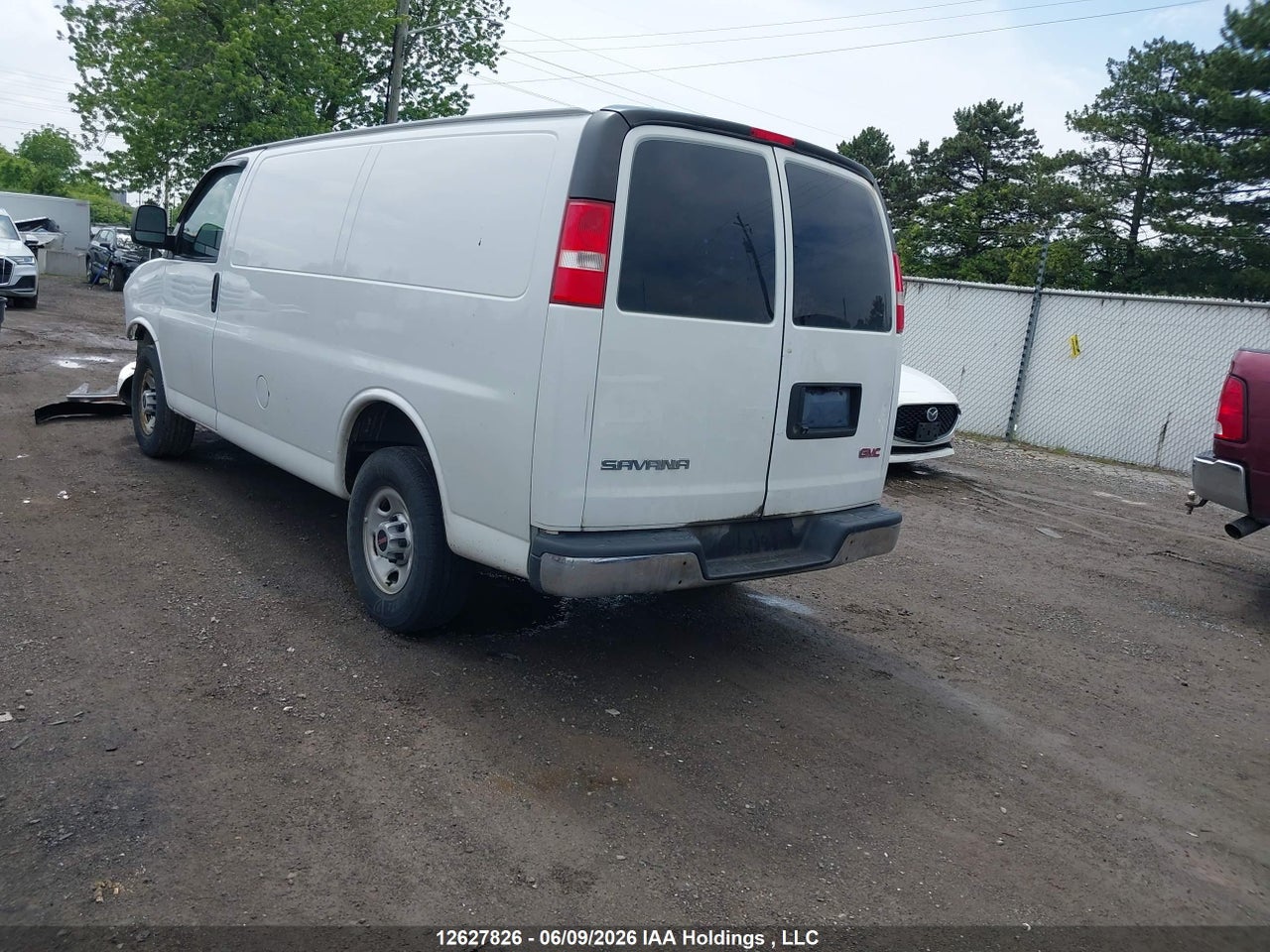 2018 GMC SAVANA G2500 thumbnail 4