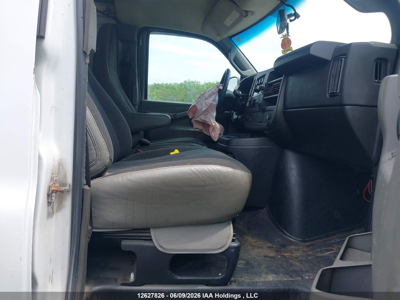 2018 GMC SAVANA G2500 thumbnail 6