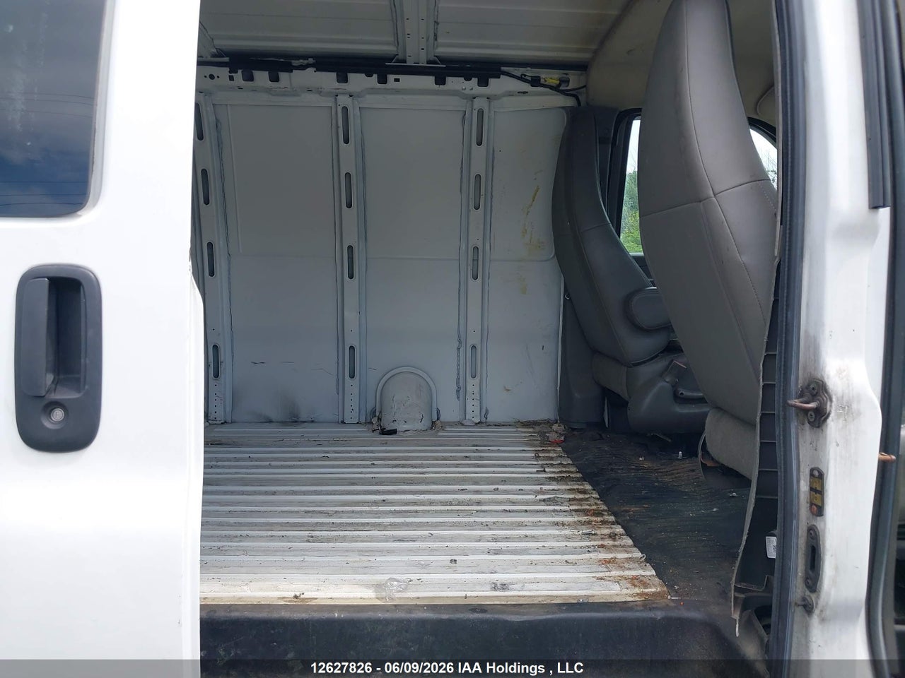 2018 GMC SAVANA G2500 thumbnail 9