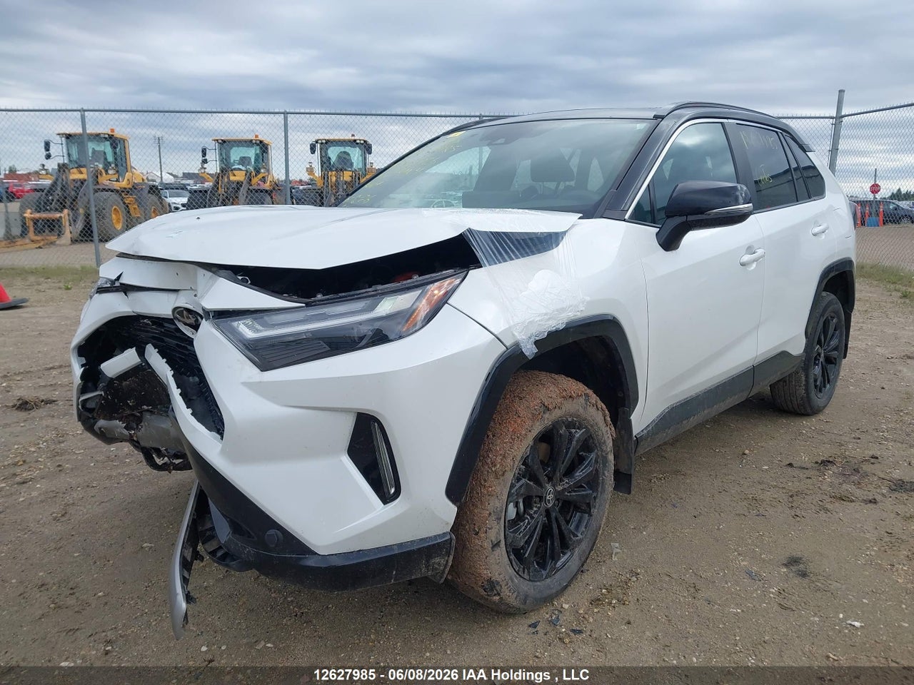 2025 TOYOTA RAV4 XSE thumbnail 3