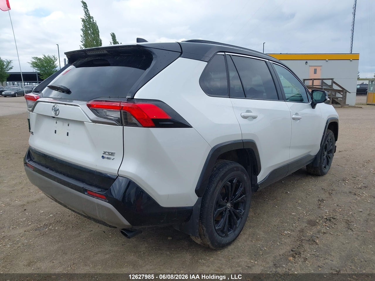 2025 TOYOTA RAV4 XSE thumbnail 5
