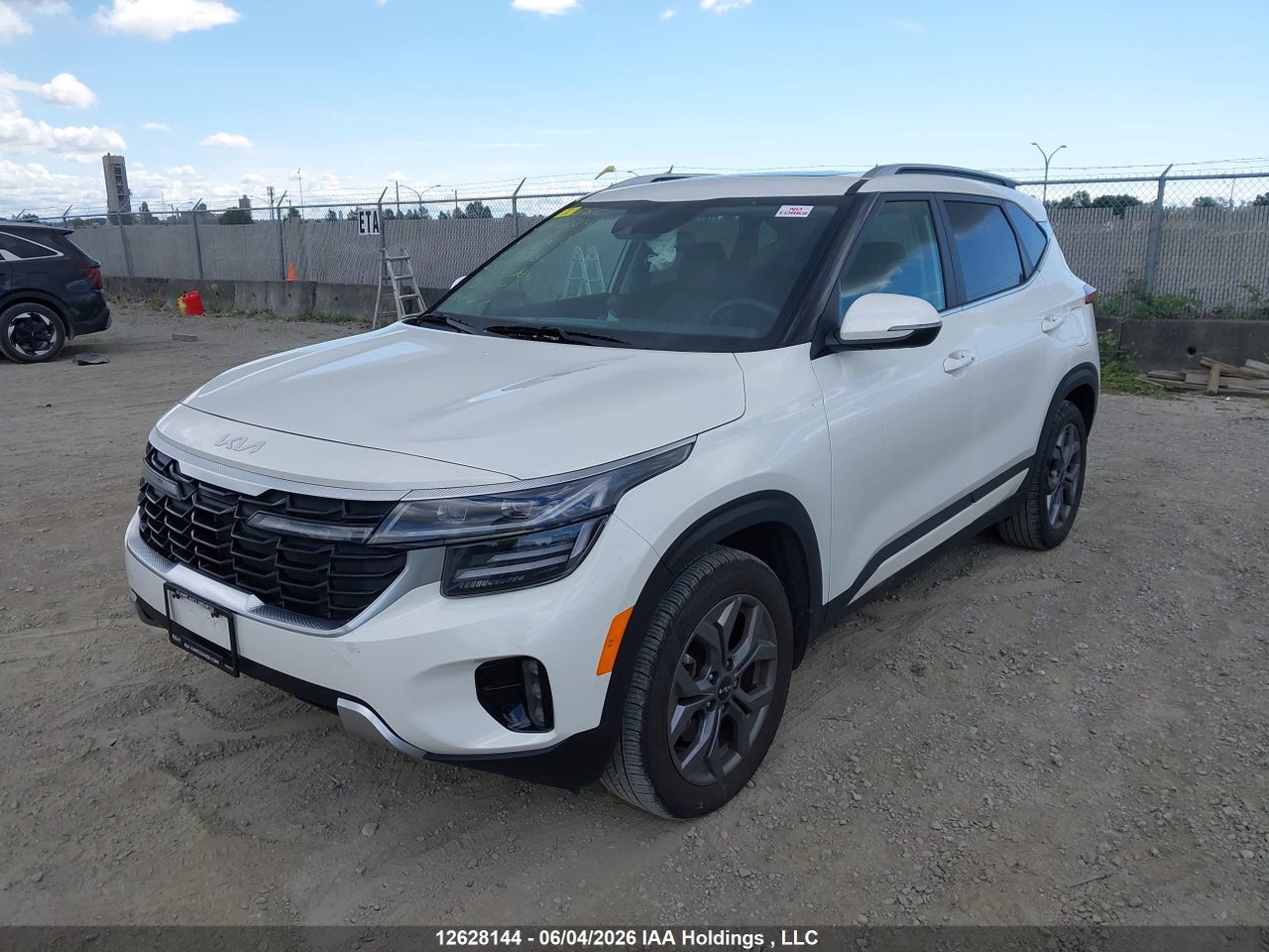 2025 KIA SELTOS S thumbnail 3