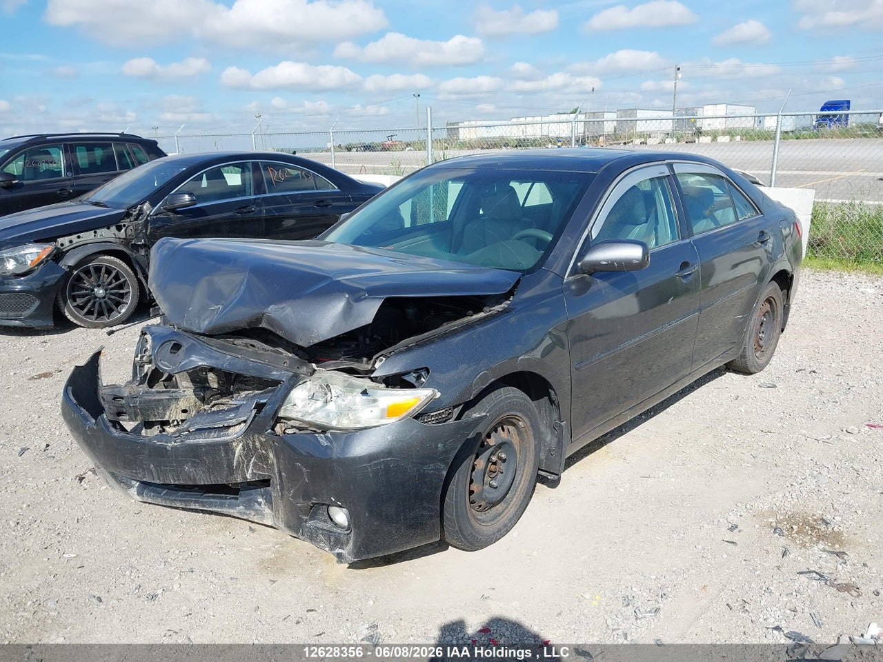 2011 TOYOTA CAMRY SE/LE/XLE thumbnail 3