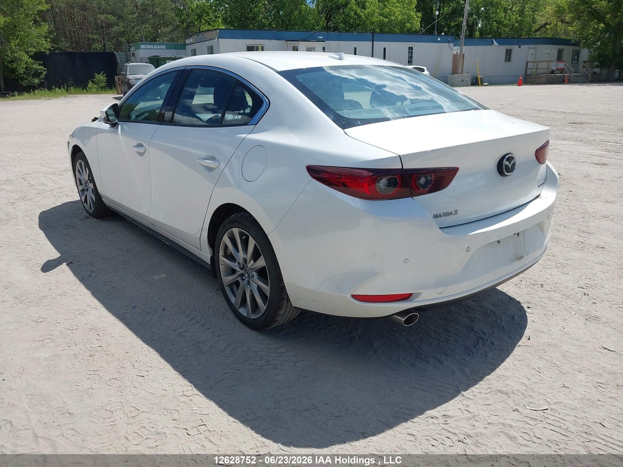 2023 MAZDA MAZDA3 GT thumbnail 4