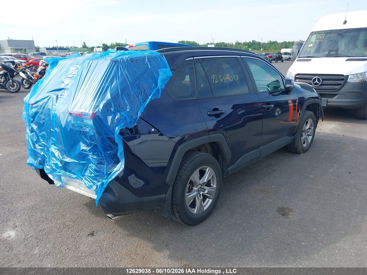 2023 TOYOTA RAV4 XLE thumbnail 5