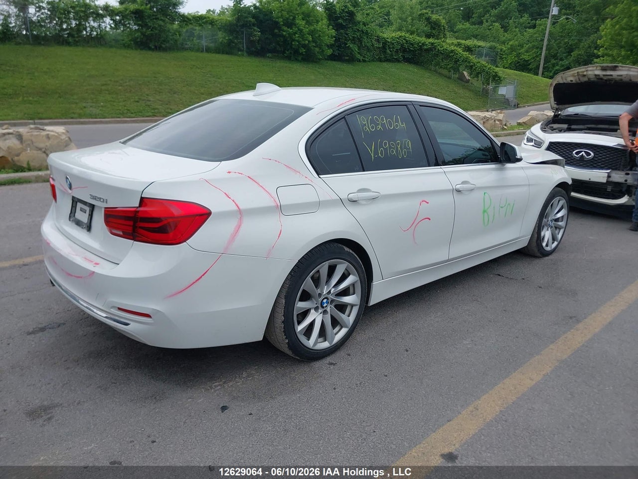 2017 BMW 320I XDRIVE thumbnail 5