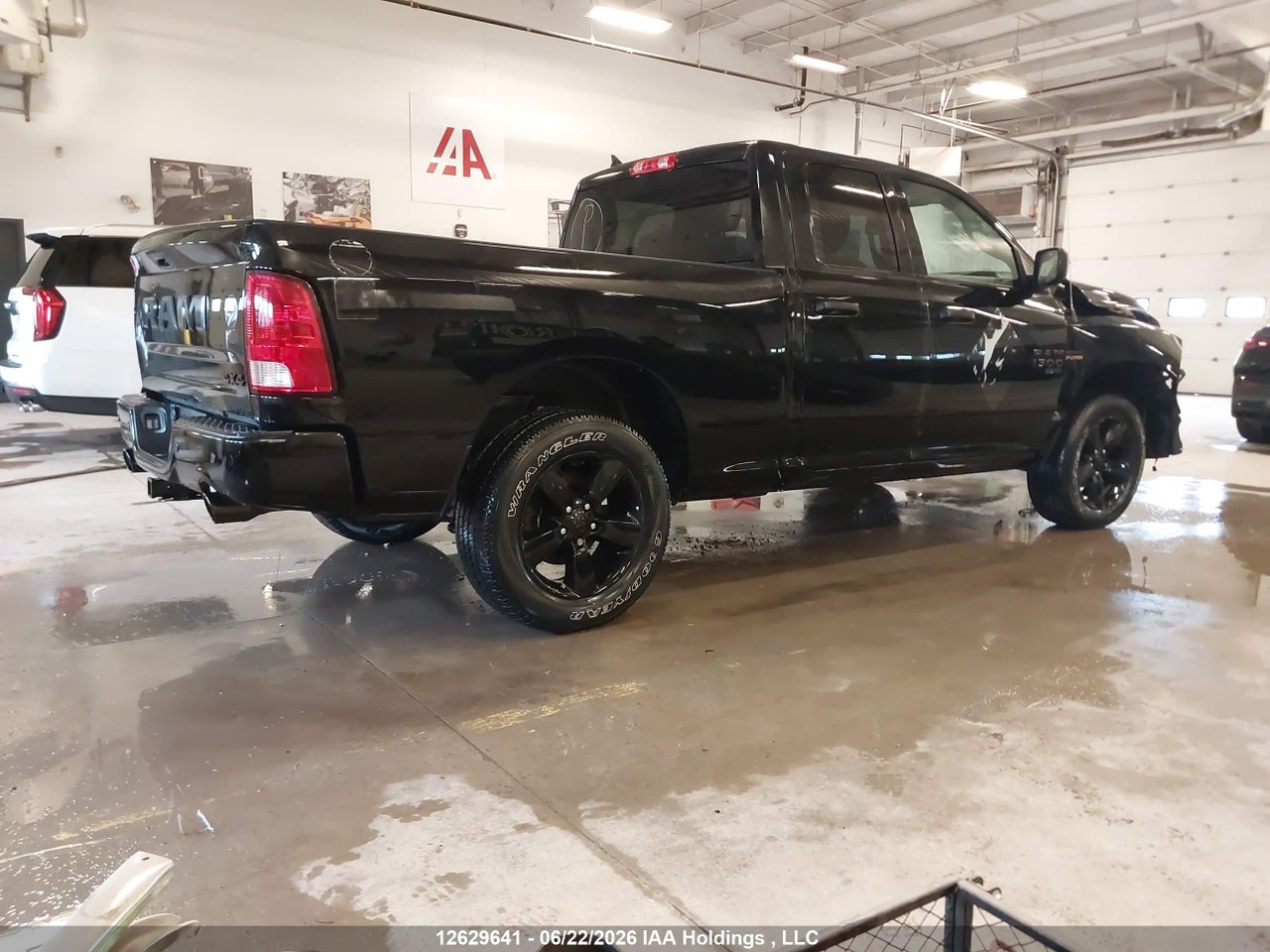 2023 RAM 1500 CLASSIC TRADESMAN thumbnail 5