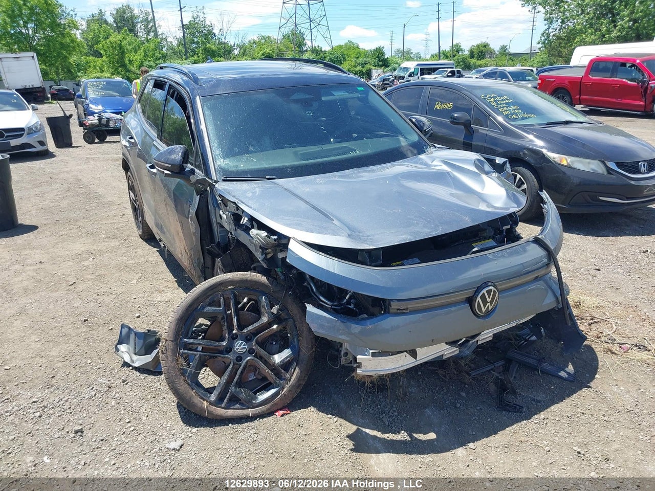 2026 VOLKSWAGEN TIGUAN thumbnail 2