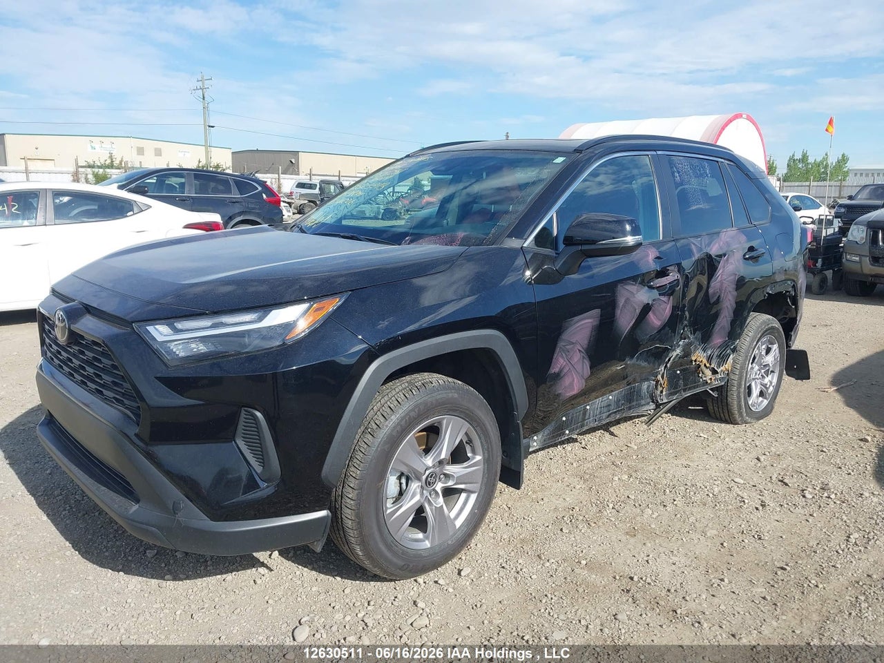 2025 TOYOTA RAV4 XLE/XLE PREMIUM thumbnail 3