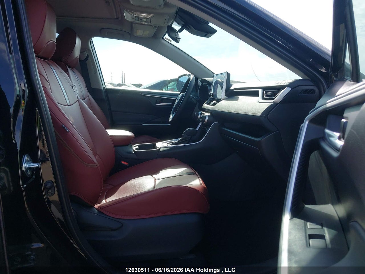2025 TOYOTA RAV4 XLE/XLE PREMIUM thumbnail 6