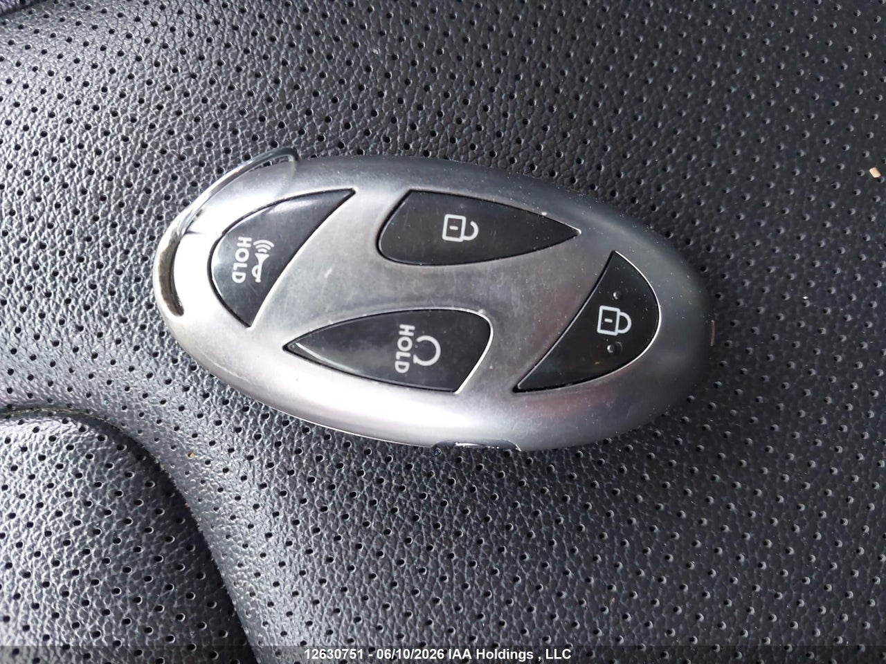 2024 HYUNDAI ELANTRA HYBRID LUXURY thumbnail 12