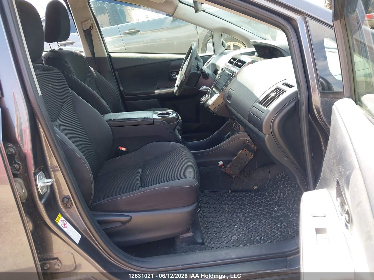 2017 TOYOTA PRIUS thumbnail 6