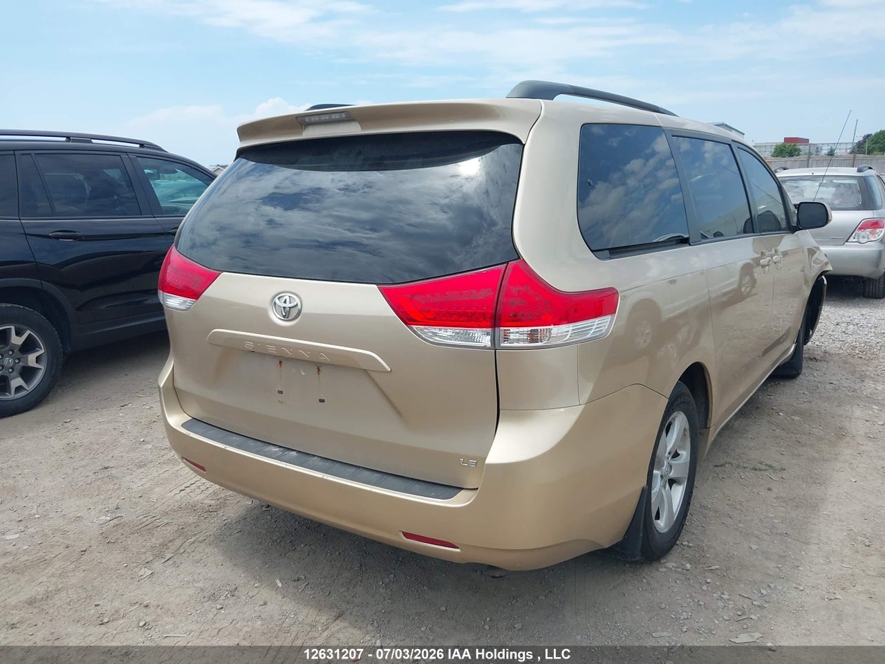 2011 TOYOTA SIENNA LE 8 PASSENGER thumbnail 5