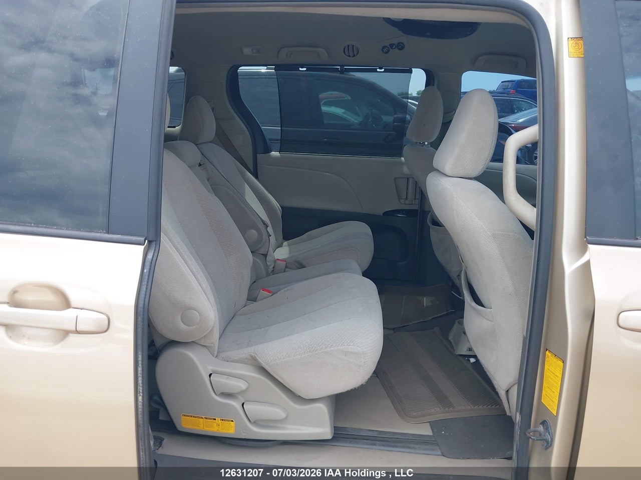 2011 TOYOTA SIENNA LE 8 PASSENGER thumbnail 9