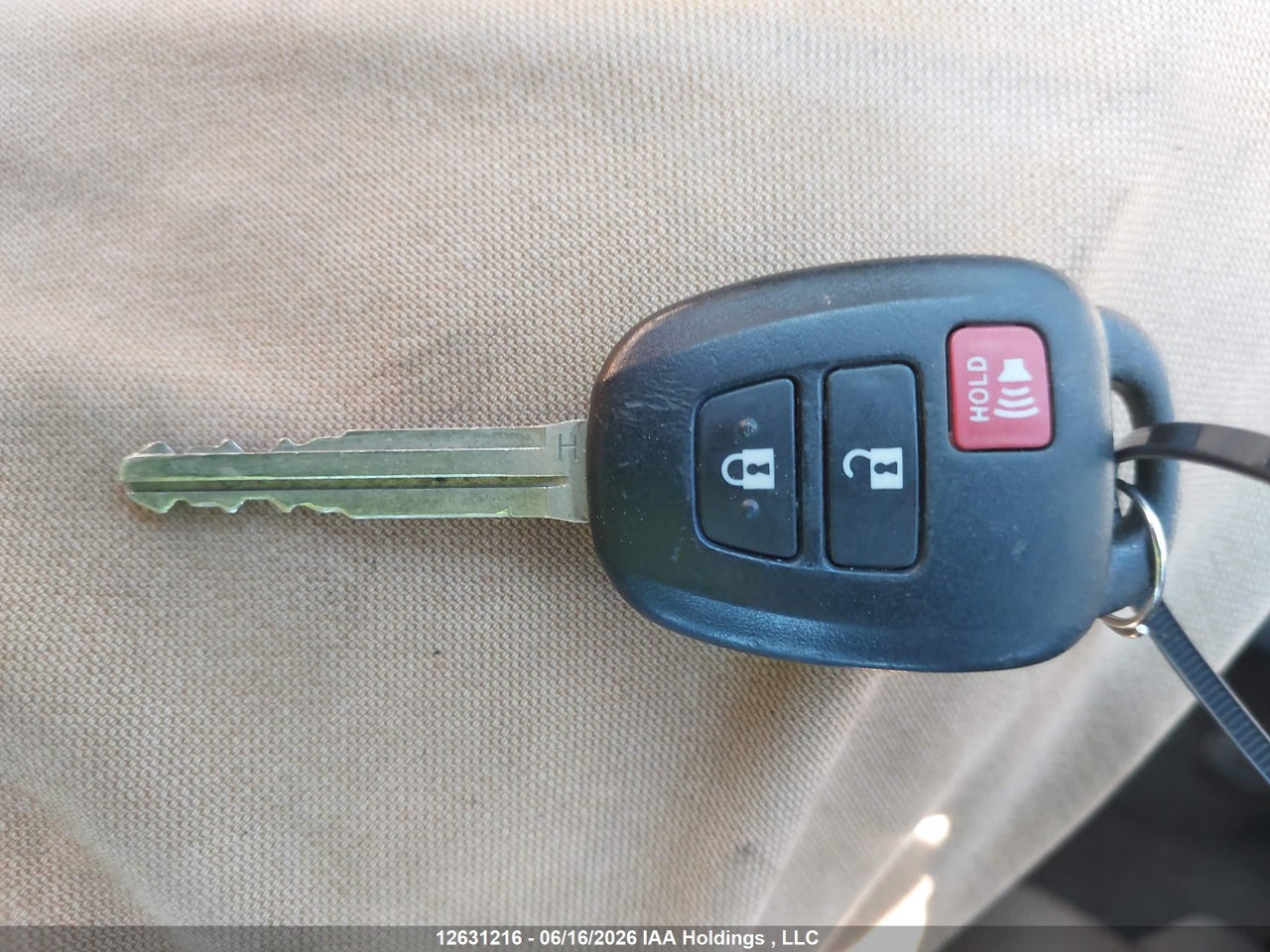 2015 TOYOTA YARIS thumbnail 12