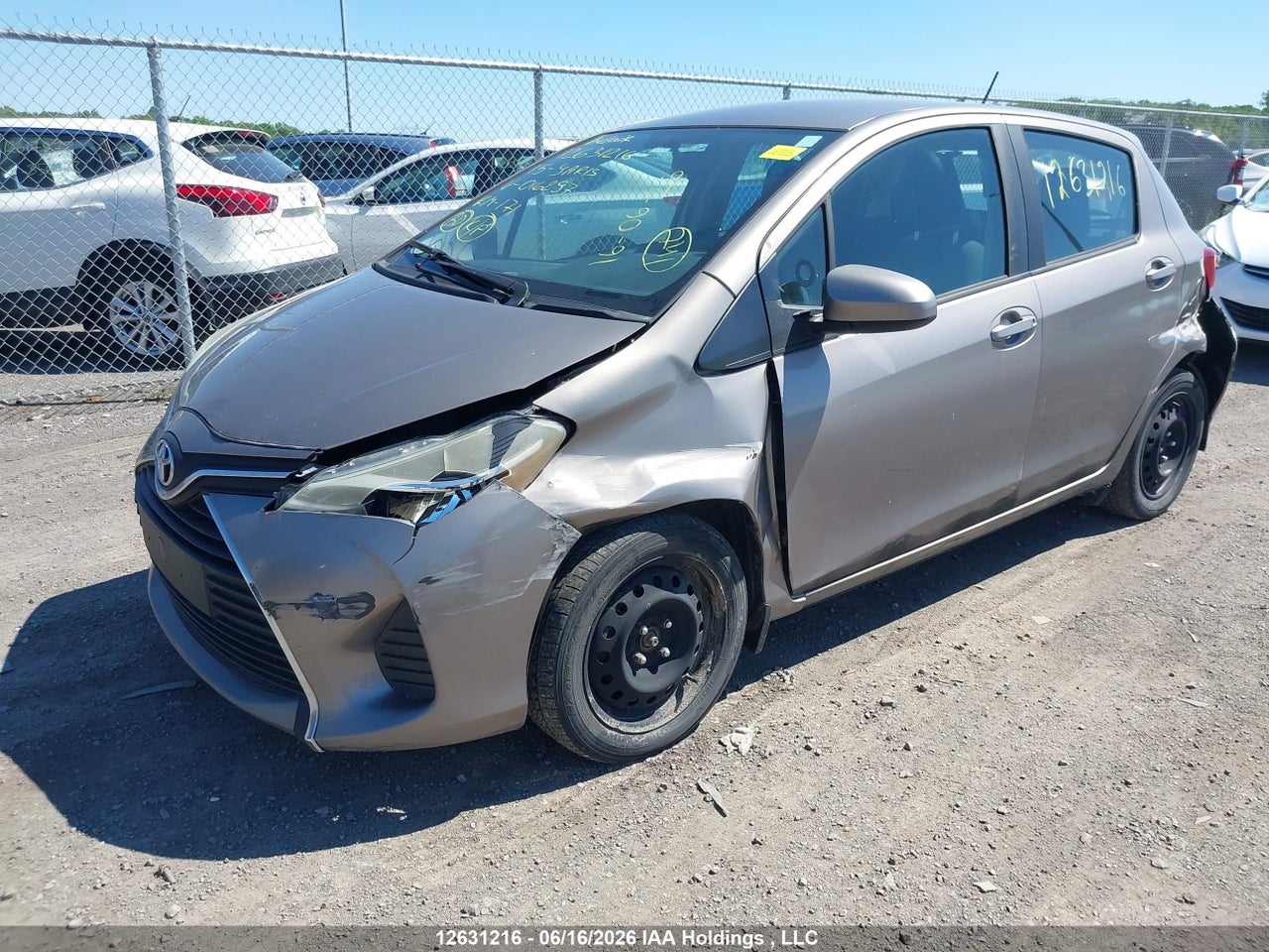 2015 TOYOTA YARIS thumbnail 3